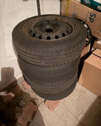 Gomme R15 con cerchio in ferro
