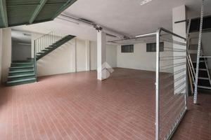 MAGAZZINO A LA VALLETTA BRIANZA