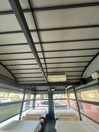 Box o Dehor con tavoli e divani