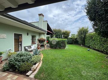 VILLA SINGOLA A SANTA MARIA DI SALA