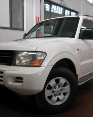 Mitsubishi Pajero 2.5 TDI 3p. GLS1