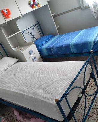 struttura letto singolo in ferro battuto 