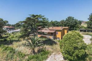 VILLA SINGOLA A BRACCIANO