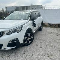 Peugeot 5008 1.5 diesel 7 posti