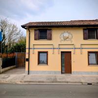 Casa indipendente con giardino