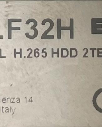 Videoregistratore di rete (NVR) a 32 canali e 2 TB
