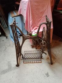 Base di macchina da cucire