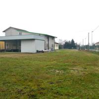 LOTTO EDIFICABILE DI 5.530 mq CON DUE CAPANNONI