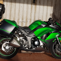 Kawasaki z1000sx 2017 aprilia tuono v4r