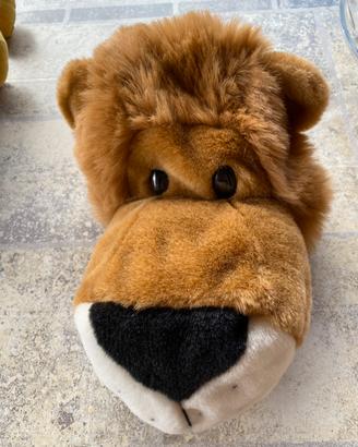 Cappello peluche forma Leone