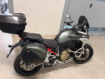Ducati V4S super accessiorata