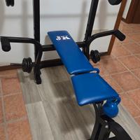 Panca piana con bilanciere e pesi inclusi palestra