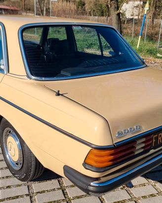 MERCEDES 200 D (W123) - epoca - ASI