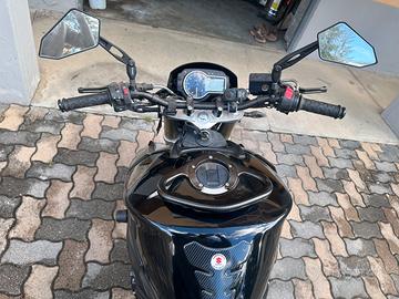 Suzuki gsr 750 naked 2011