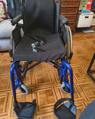 Carrozzina auto spinta Basic Light Progeo  per adu
