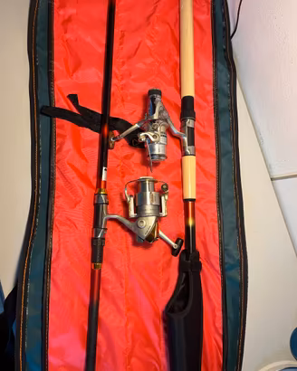 2 Canne da Pesca complete con mulinello e Custodia