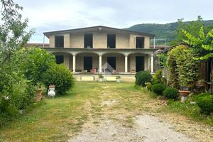 PORZIONE DI BIFAMILIARE A SANTO STEFANO DEL SOLE