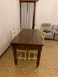 Tavolo antiquariato con sedie