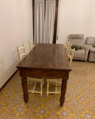 Tavolo antiquariato con sedie