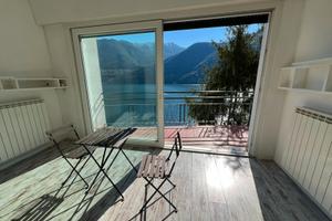 villa  con vista lago e giardino