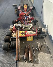 Go kart da competizione con kit di ricambio