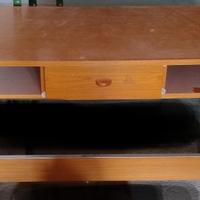 scrivania con libreria 