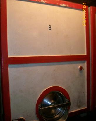 Botte da vino in cemento da 50 ettolitri