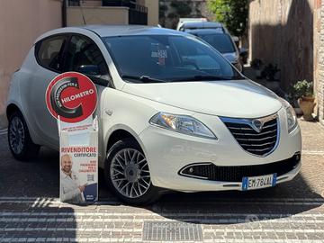 Lancia Ypsilon 1.2 69 CV 5 porte GPL Ecochic Plati