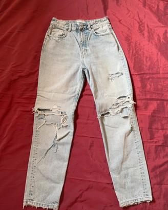 Jeans strappati