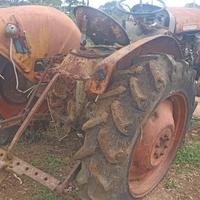 Trattore agricolo