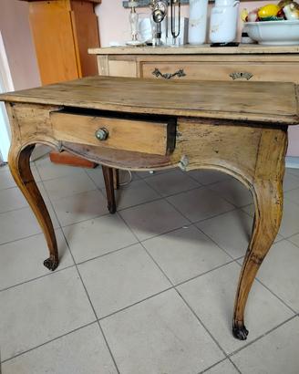 tavolo di epoca 