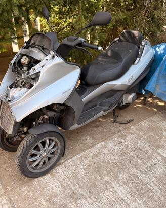 Piaggio mp3 250