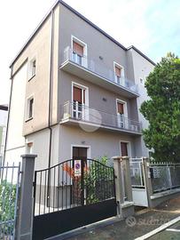 4 LOCALI A PARMA