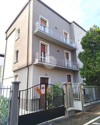 4 LOCALI A PARMA