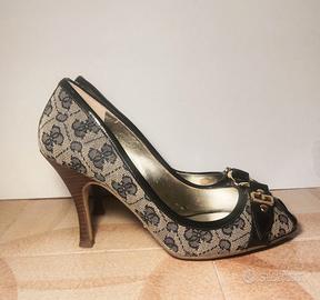 Scarpa con tacco Guess