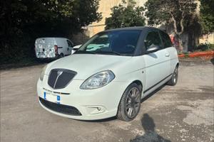 Lancia y momo design automatica