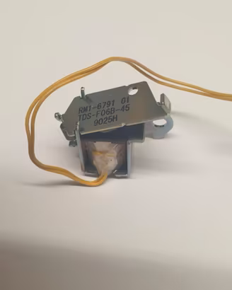 Solenoide RM1-6791 per stampante HP laserjet