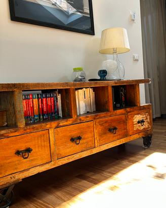Madia industrial in legno massello con ruote