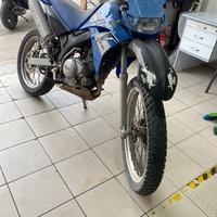 Moto Yamaha 125 XT R