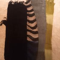 sciarpe e scialli colorati di vario tipo