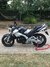 SUZUKI GSR 600 anno 2007
