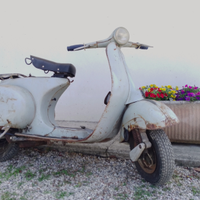 Vespa 125 vnb del 1960 conservata senza docu