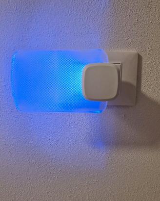 Luce di cortesia colore blu