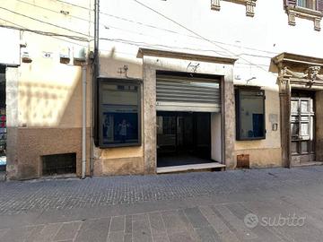 Immobile di 100 m² con 2 locali a Rieti