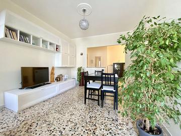 Appartamento ampio, doppia esposizione, vicino ai