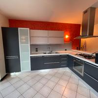 CUCINA ANGOLARE TRASPORTO GRATUITO 