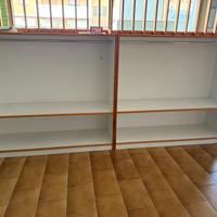 Scaffali in legno