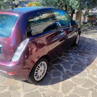 Lancia y