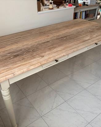 Tavolo in legno stile shabby