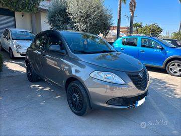 Lancia Ypsilon 0.9 TwinAir Metano – 08/2015